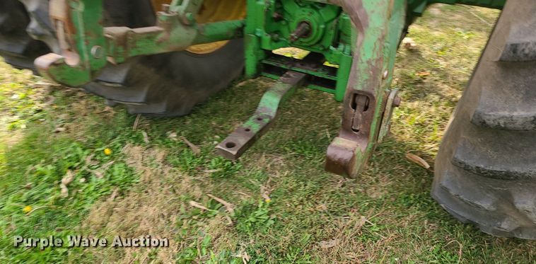 image for item MJ9452 1981 John Deere 4440  tractor