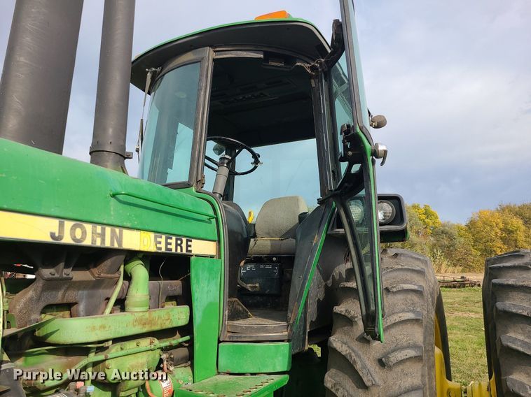 image for item MJ9452 1981 John Deere 4440  tractor