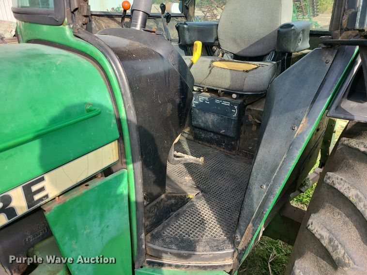 image for item MJ9452 1981 John Deere 4440  tractor