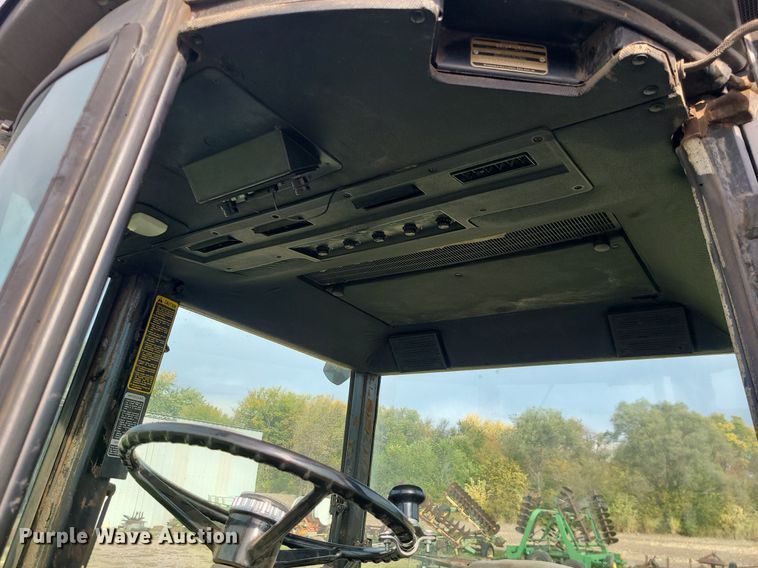 image for item MJ9452 1981 John Deere 4440  tractor