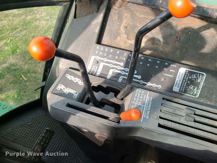 image for item MJ9452 1981 John Deere 4440  tractor