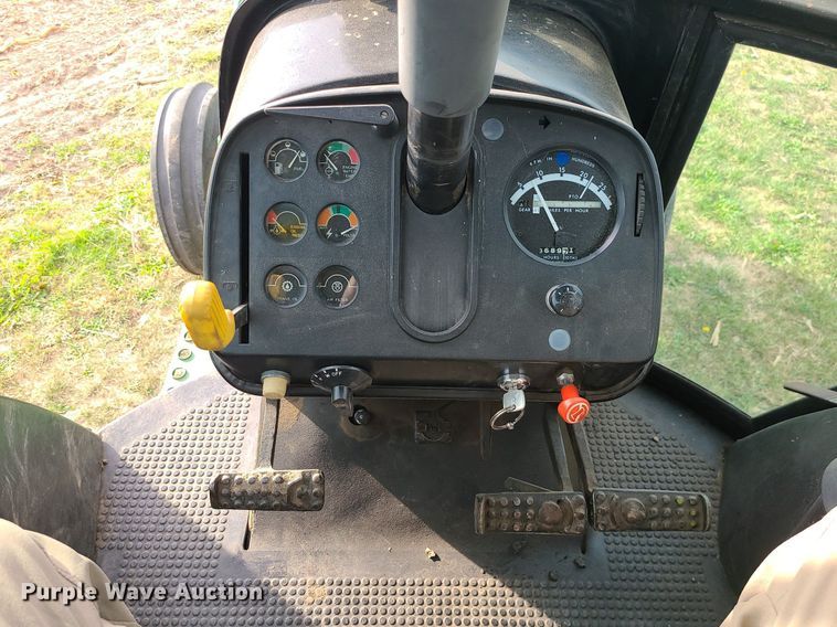 image for item MJ9452 1981 John Deere 4440  tractor