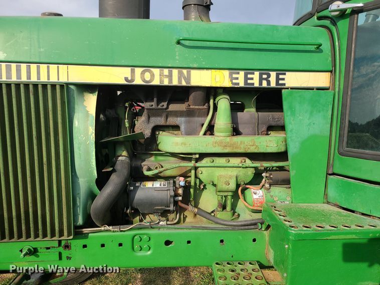 image for item MJ9452 1981 John Deere 4440  tractor