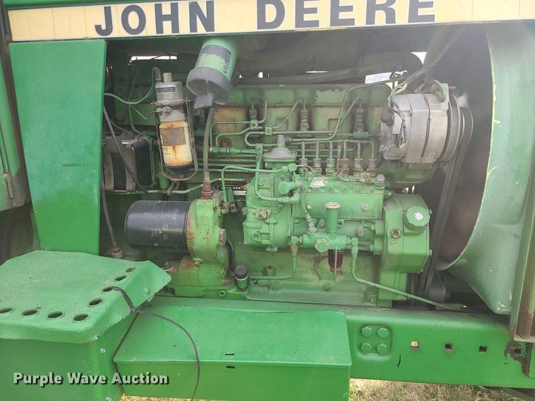 image for item MJ9452 1981 John Deere 4440  tractor