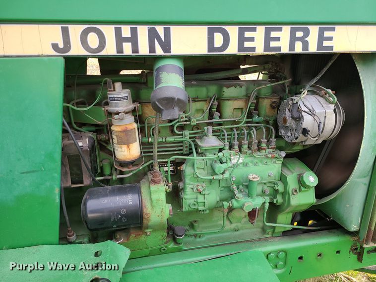 image for item MJ9452 1981 John Deere 4440  tractor
