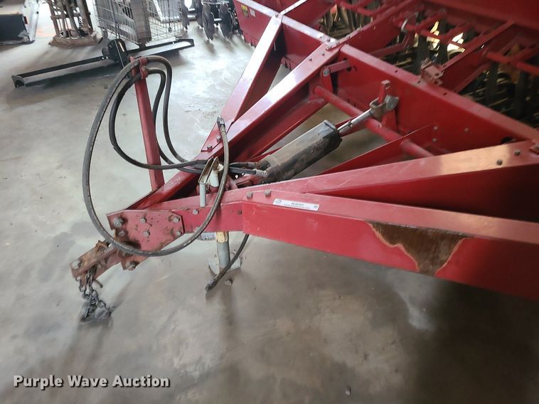 image for item MJ9453 International 5100  grain drill