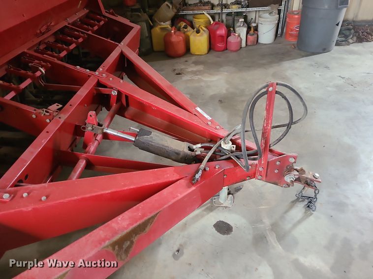 image for item MJ9453 International 5100  grain drill