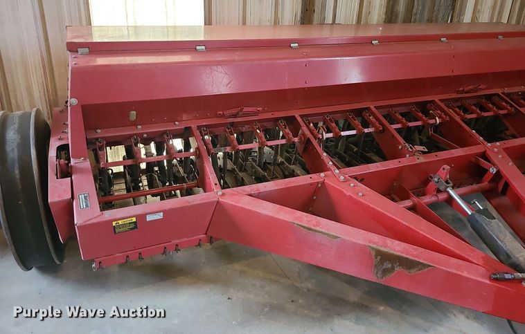 image for item MJ9453 International 5100  grain drill