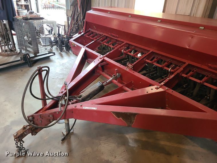 image for item MJ9453 International 5100  grain drill