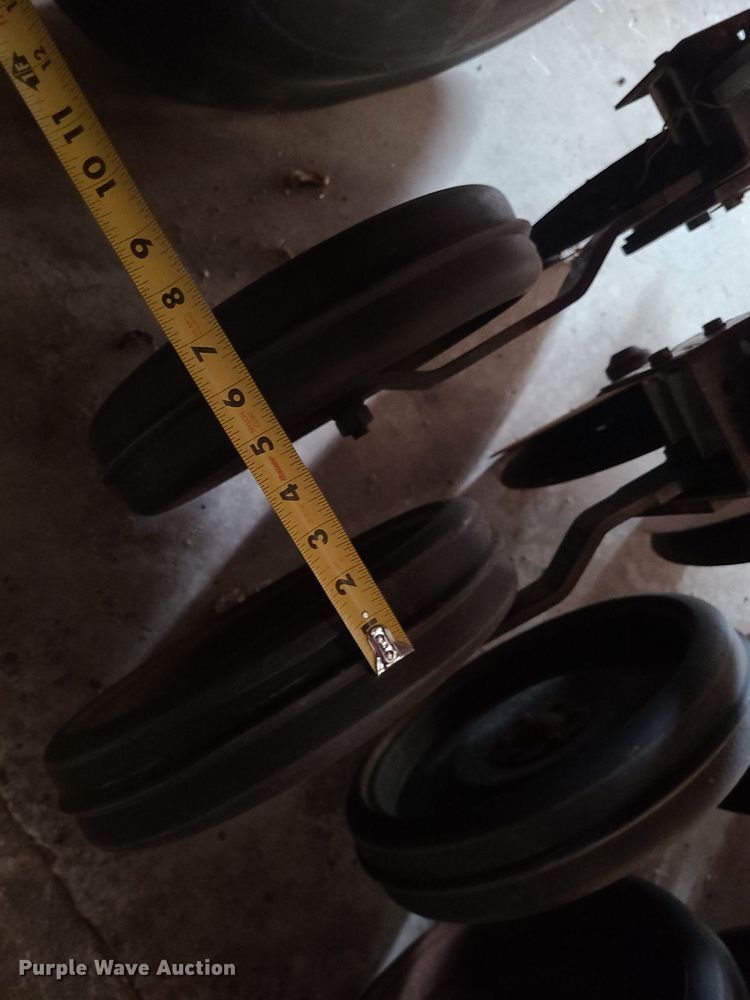 image for item MJ9453 International 5100  grain drill