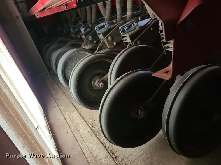 image for item MJ9453 International 5100  grain drill