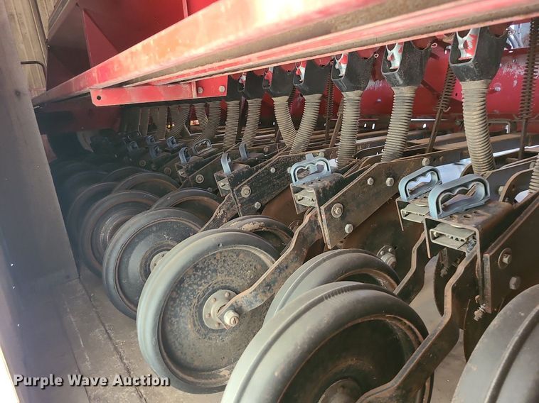 image for item MJ9453 International 5100  grain drill