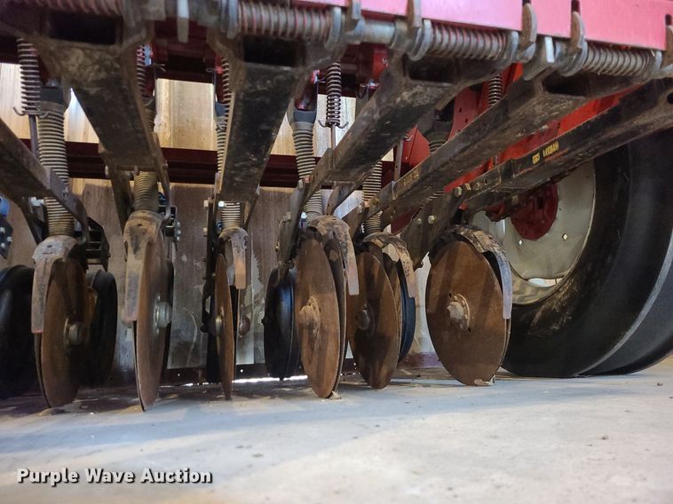 image for item MJ9453 International 5100  grain drill