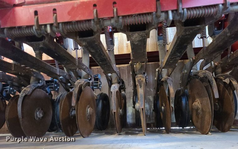 image for item MJ9453 International 5100  grain drill