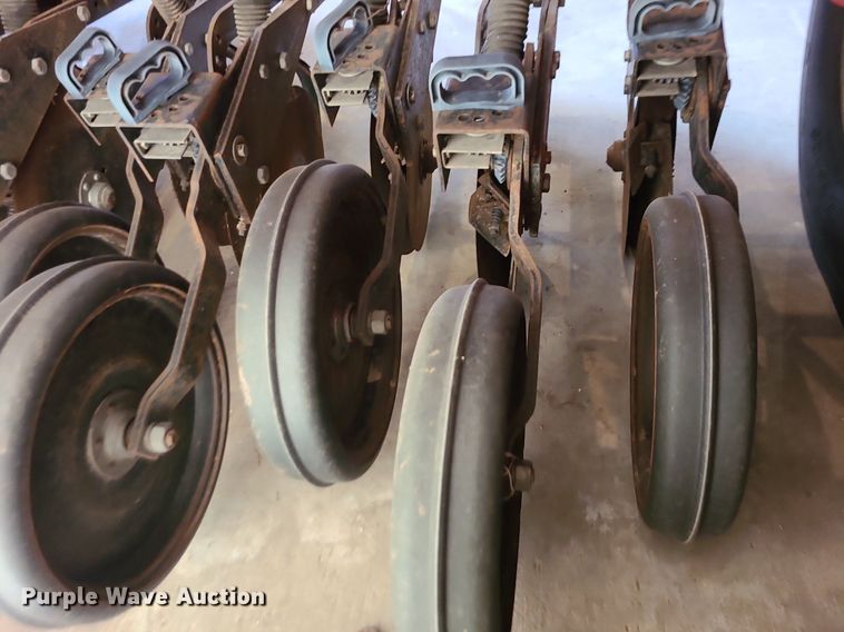 image for item MJ9453 International 5100  grain drill