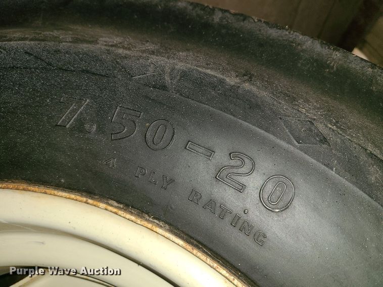 image for item MJ9453 International 5100  grain drill