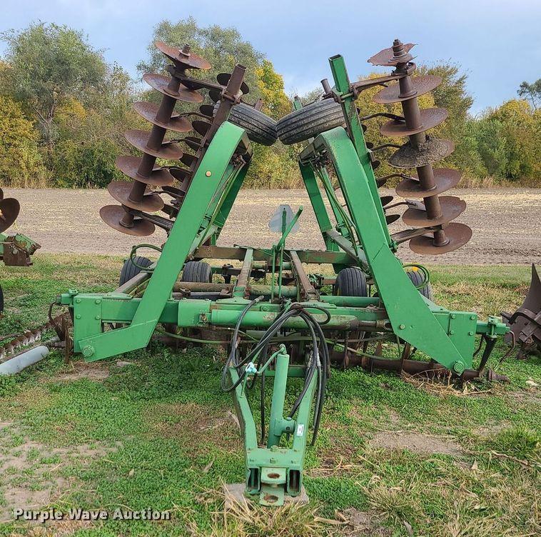 image for item MJ9455 John Deere 235  disk