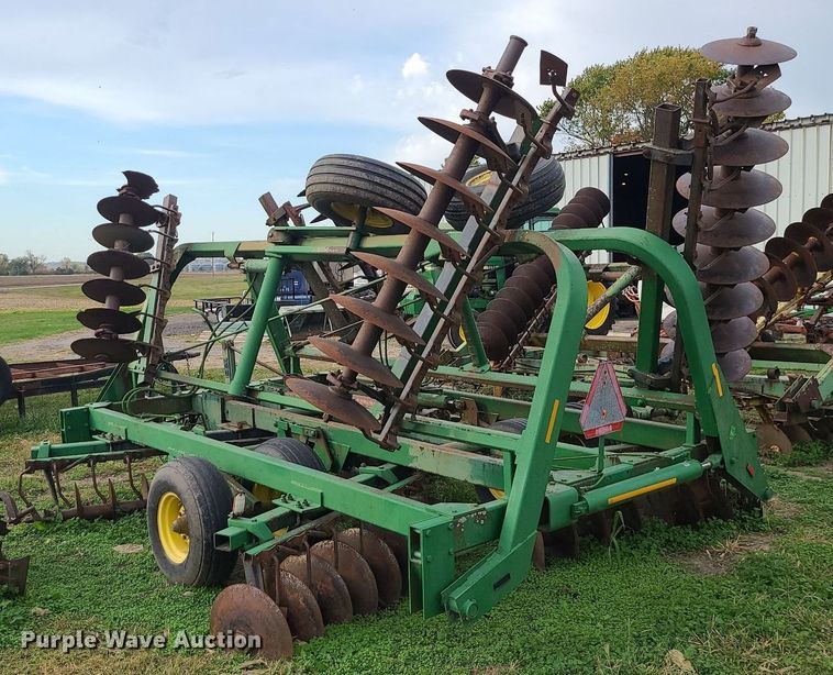 image for item MJ9455 John Deere 235  disk