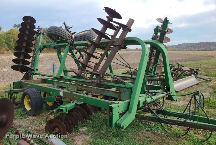 image for item MJ9455 John Deere 235  disk