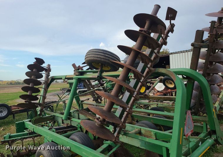 image for item MJ9455 John Deere 235  disk