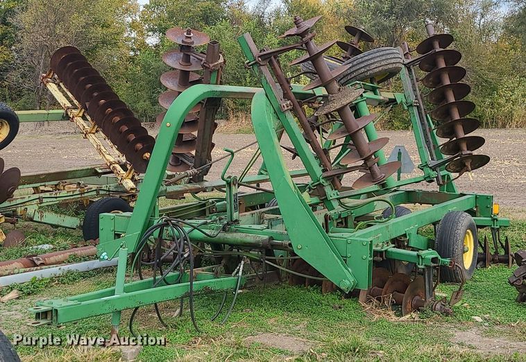 image for item MJ9455 John Deere 235  disk