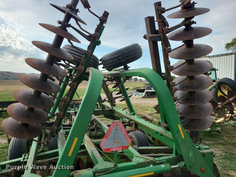 image for item MJ9455 John Deere 235  disk