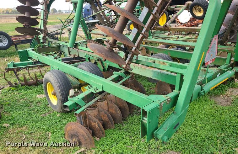 image for item MJ9455 John Deere 235  disk