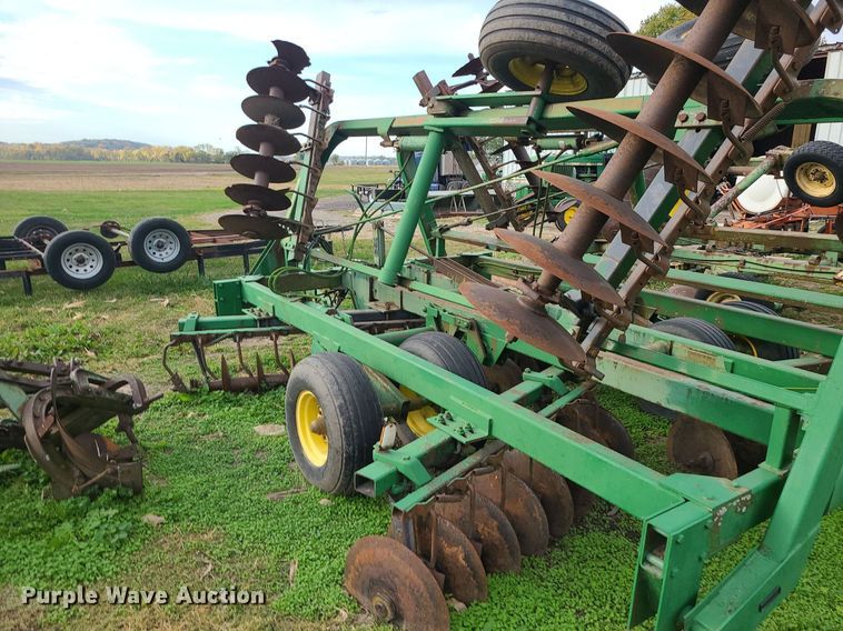 image for item MJ9455 John Deere 235  disk