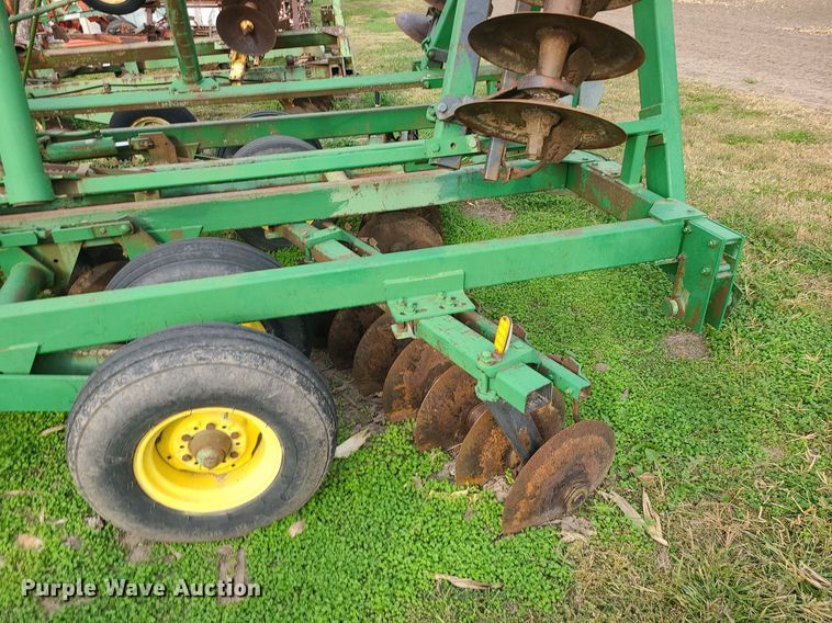 image for item MJ9455 John Deere 235  disk