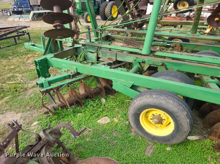 image for item MJ9455 John Deere 235  disk