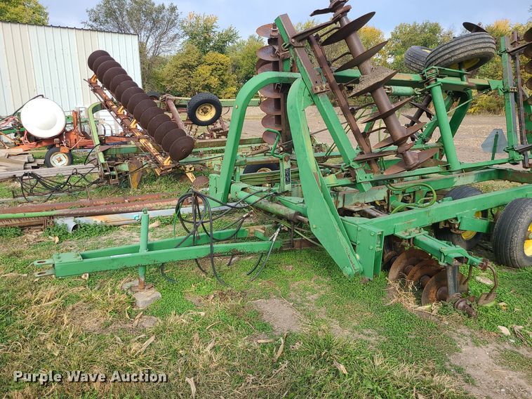 image for item MJ9455 John Deere 235  disk