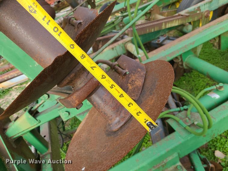 image for item MJ9455 John Deere 235  disk