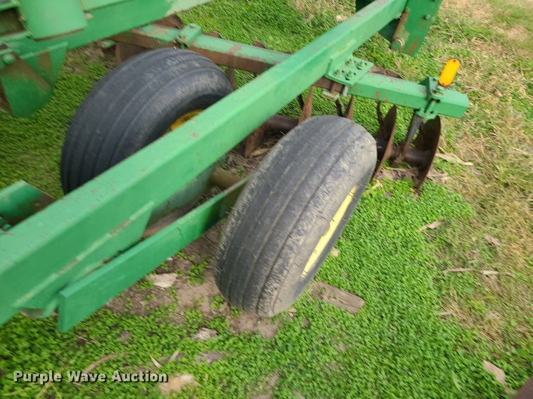 image for item MJ9455 John Deere 235  disk