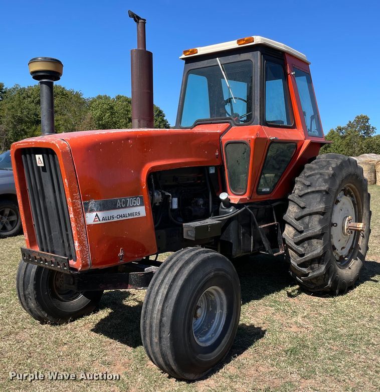 image for item NA9676 Allis Chalmers 7050  tractor