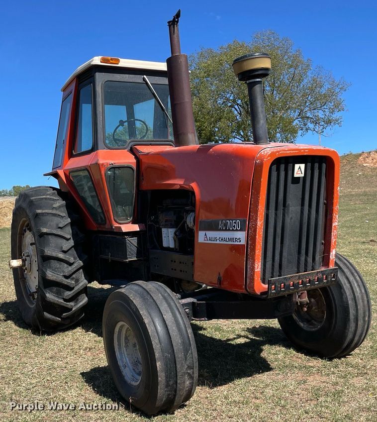 image for item NA9676 Allis Chalmers 7050  tractor