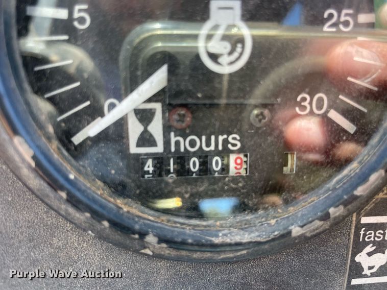 image for item NA9676 Allis Chalmers 7050  tractor