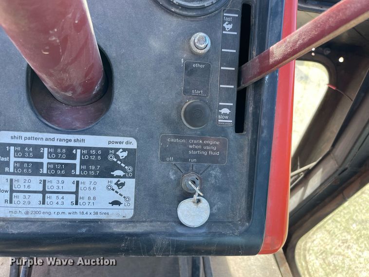 image for item NA9676 Allis Chalmers 7050  tractor