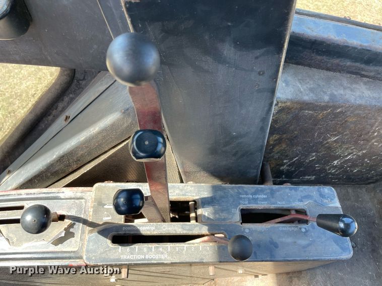 image for item NA9676 Allis Chalmers 7050  tractor