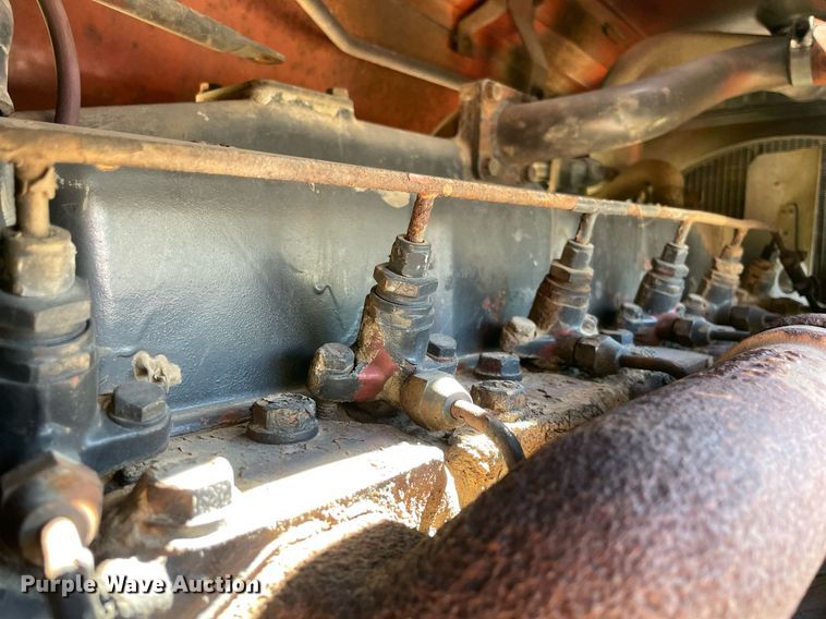 image for item NA9676 Allis Chalmers 7050  tractor