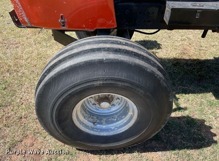 image for item NA9676 Allis Chalmers 7050  tractor