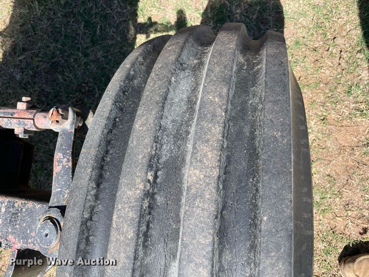 image for item NA9676 Allis Chalmers 7050  tractor