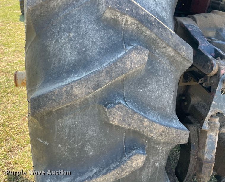 image for item NA9676 Allis Chalmers 7050  tractor