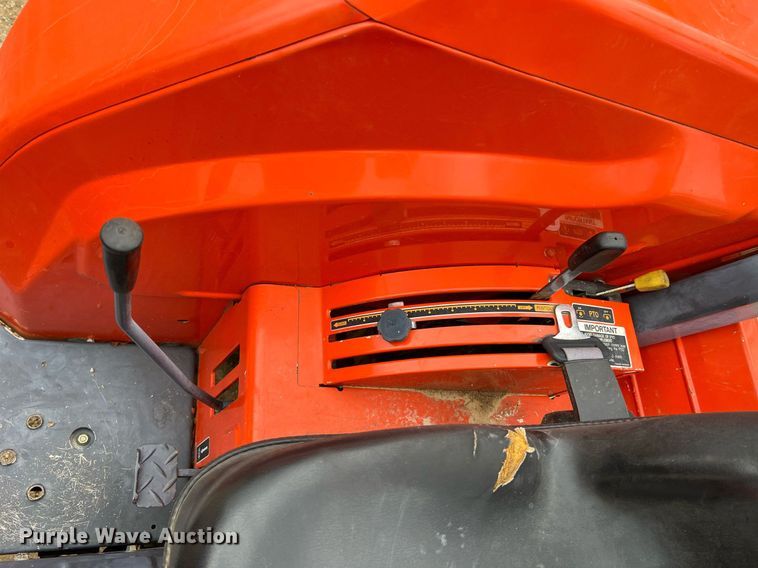 image for item NI9108 Kubota M4800SU  tractor