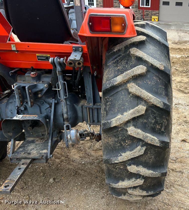 image for item NI9108 Kubota M4800SU  tractor