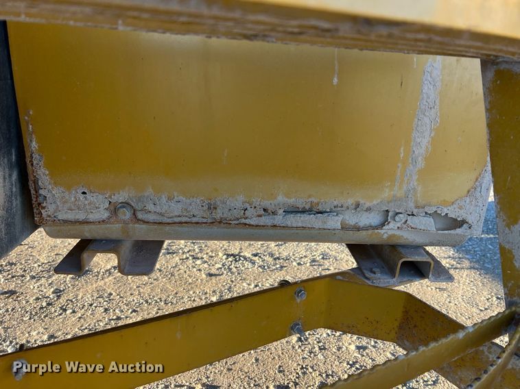 image for item NI9110 1999 Ag-Chem Terra Gator 8104  applicator