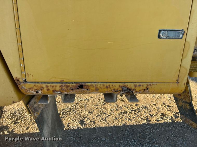 image for item NI9110 1999 Ag-Chem Terra Gator 8104  applicator