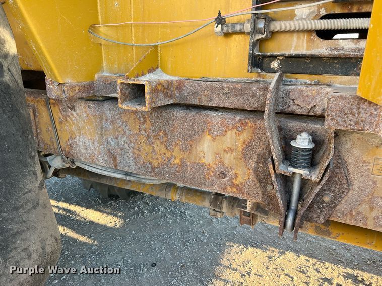 image for item NI9110 1999 Ag-Chem Terra Gator 8104  applicator