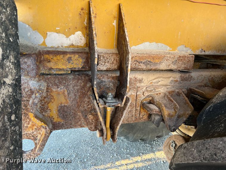 image for item NI9110 1999 Ag-Chem Terra Gator 8104  applicator