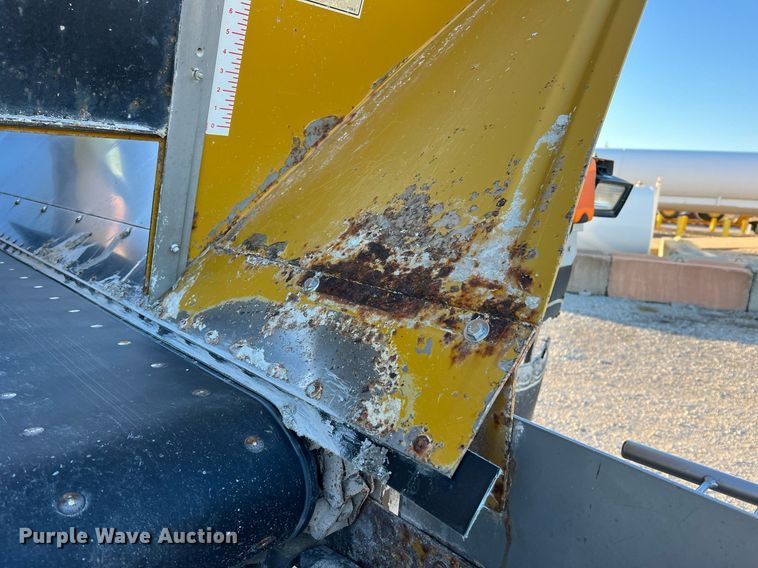 image for item NI9110 1999 Ag-Chem Terra Gator 8104  applicator