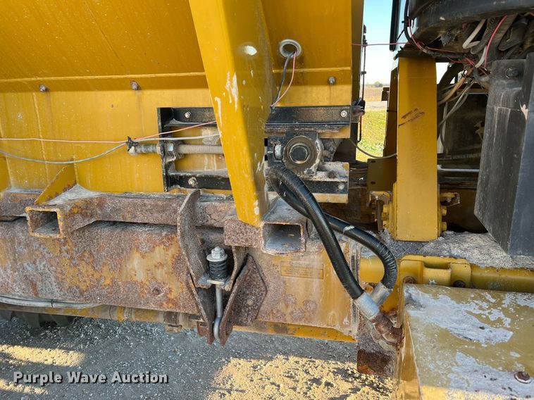 image for item NI9110 1999 Ag-Chem Terra Gator 8104  applicator